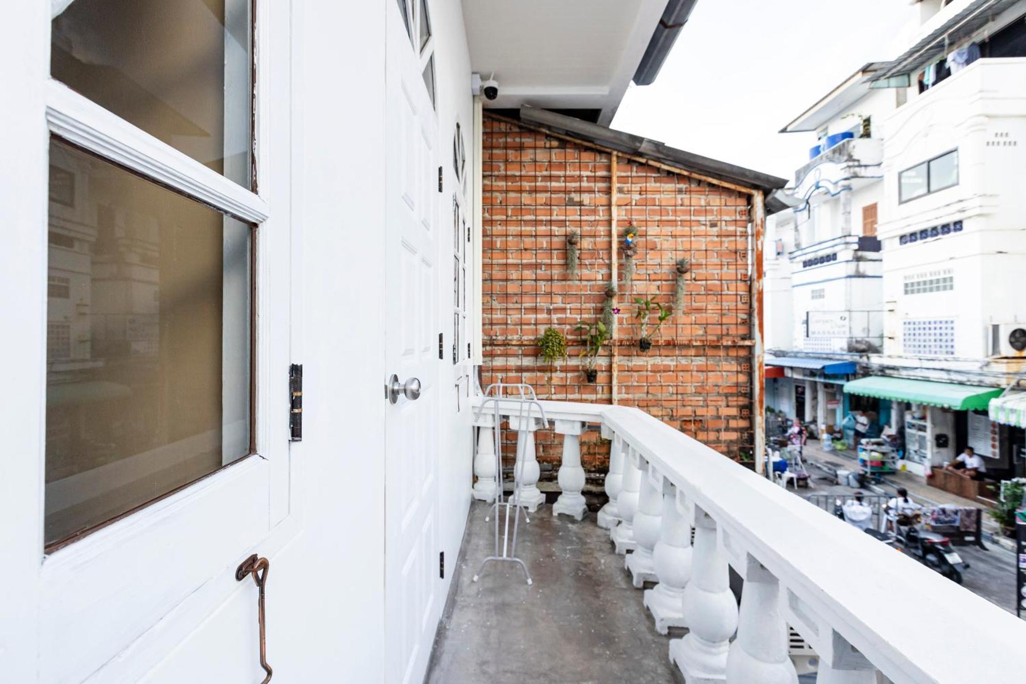 Sweett Lemon Hostel Patong Luaran gambar